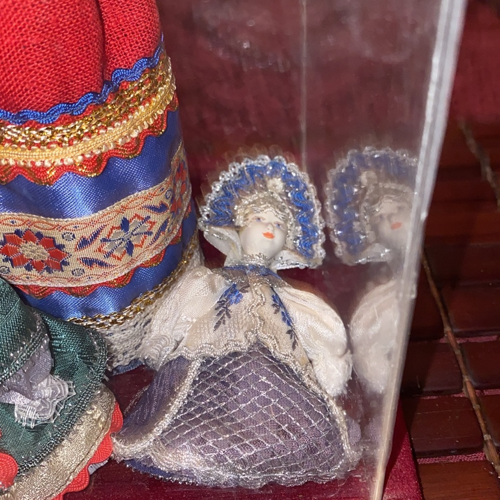 Russian hand made porcelain doll imported from Russia. Porcelain head and hands - Picture 4 of 4
